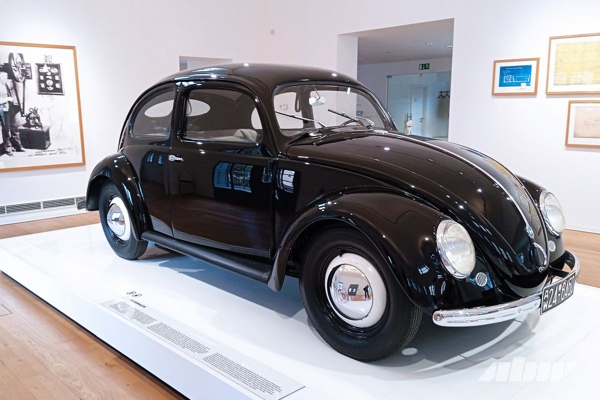 От экспериментов с электричеством до Volkswagen Beetle: 150 лет со дня рождения Фердинанда Порше