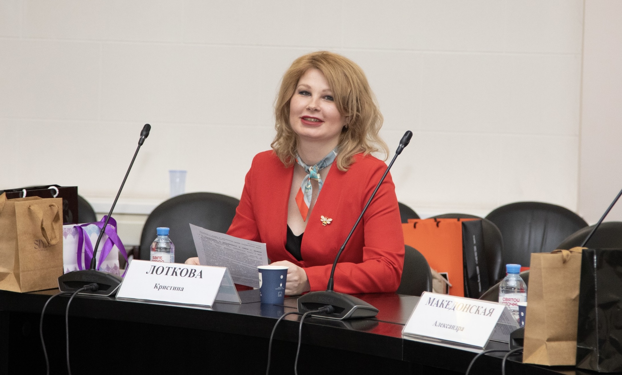 В ТПП РФ обсудили новый закон о запрете рекламы эзотериков в соцсетях