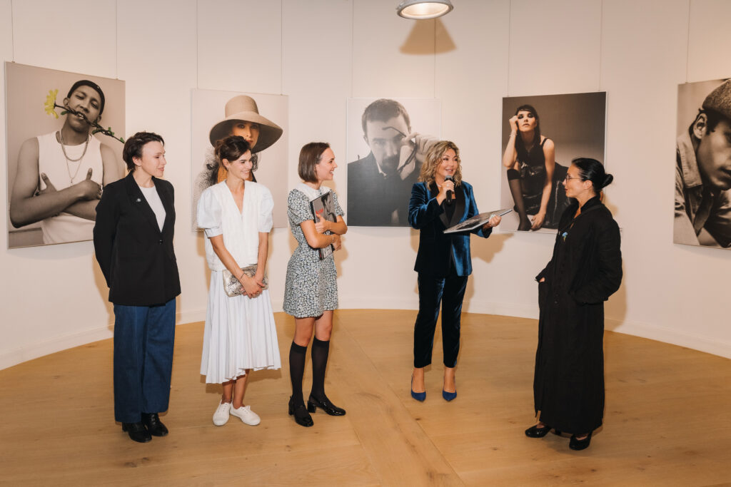 Фотовыставка Альманах. Фото: Журнал 