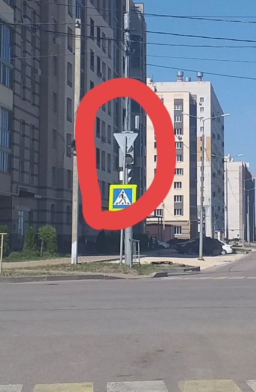 светофор для парковки. длина светофора. светофор 10 лет октября и 40 лет победы. новые светофоры. задержан сотрудник американского посольства.