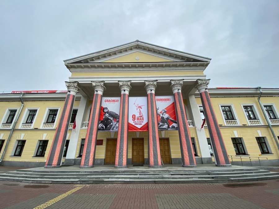 Гатчину украсили ко Дню Победы
