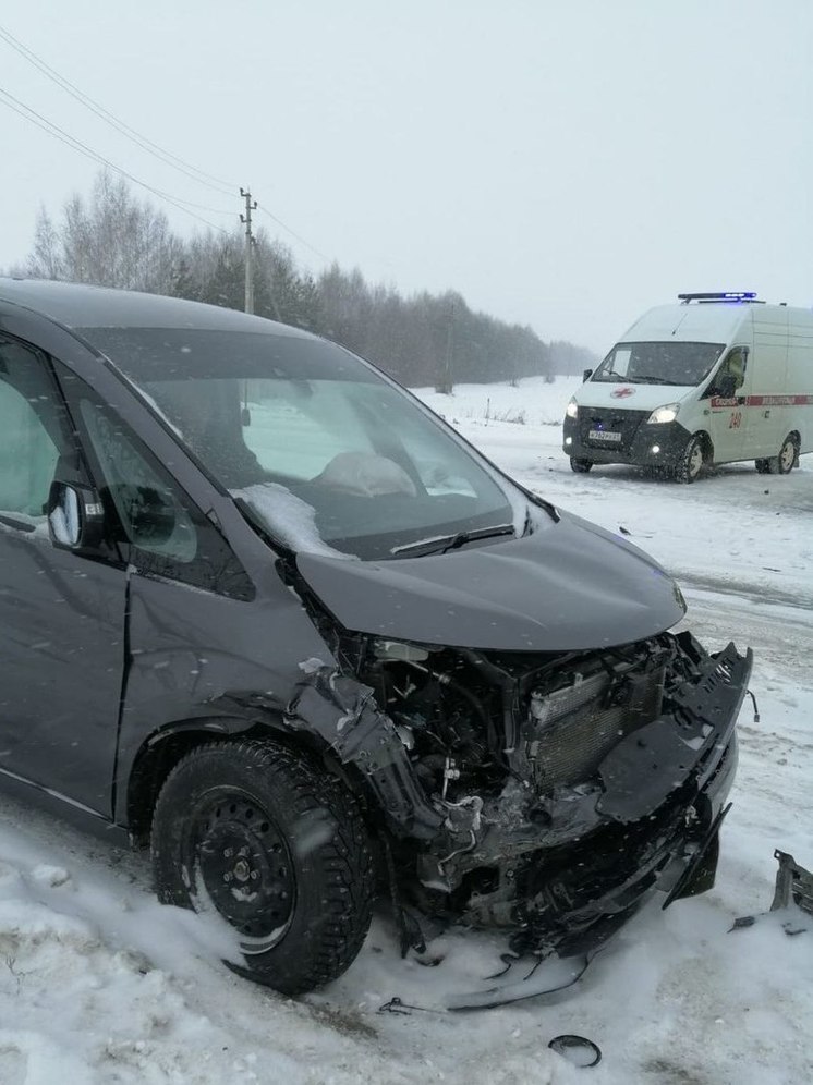 Сразу несколько скорых приехали на место ДТП в выходные - пострадали дети