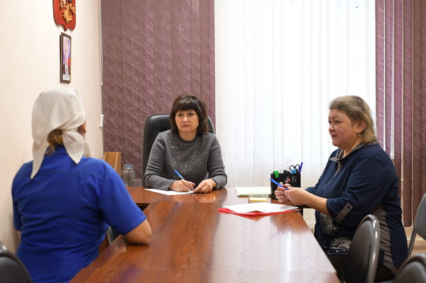 Женскую исправительную колонию №22 посетила Уполномоченный по правам ребенка в Красноярском крае 