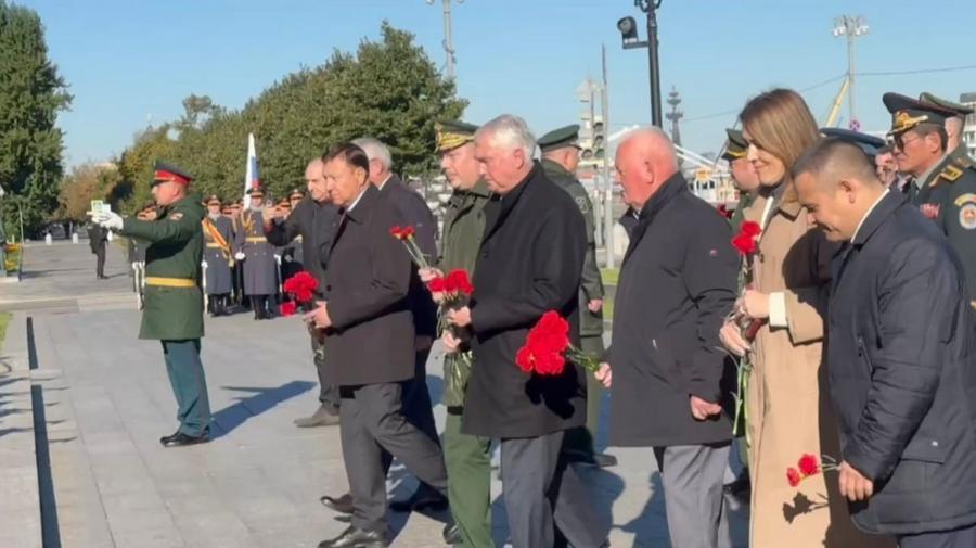 фото: пресс-служба СФ | Сенаторы почтили память маршала Василевского