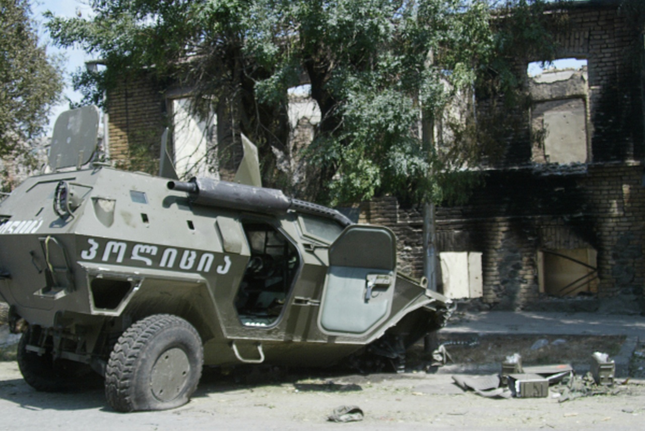 Подбитая боевая техника грузинских войск, 11 августа 2008 г.