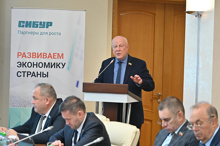 Марат Галеев: «Если глубину переработки сравнивать с цифровизацией экономики, то здесь очень много вопросов. Очень разные результаты по отраслям»