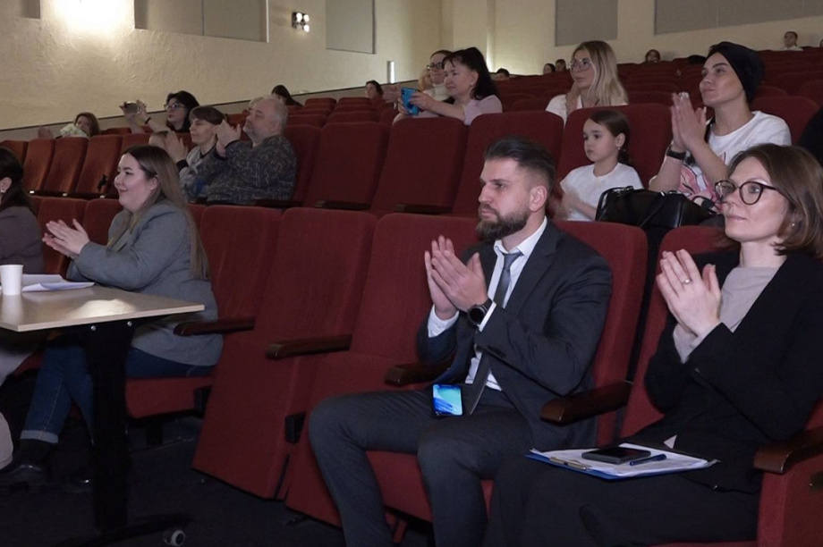  Юных исполнителей для гала-концерта фестиваля «Россия в сердце моем!» выбрали на Камчатке. Фото: Заксобрание Камчатского края. Фотография 6