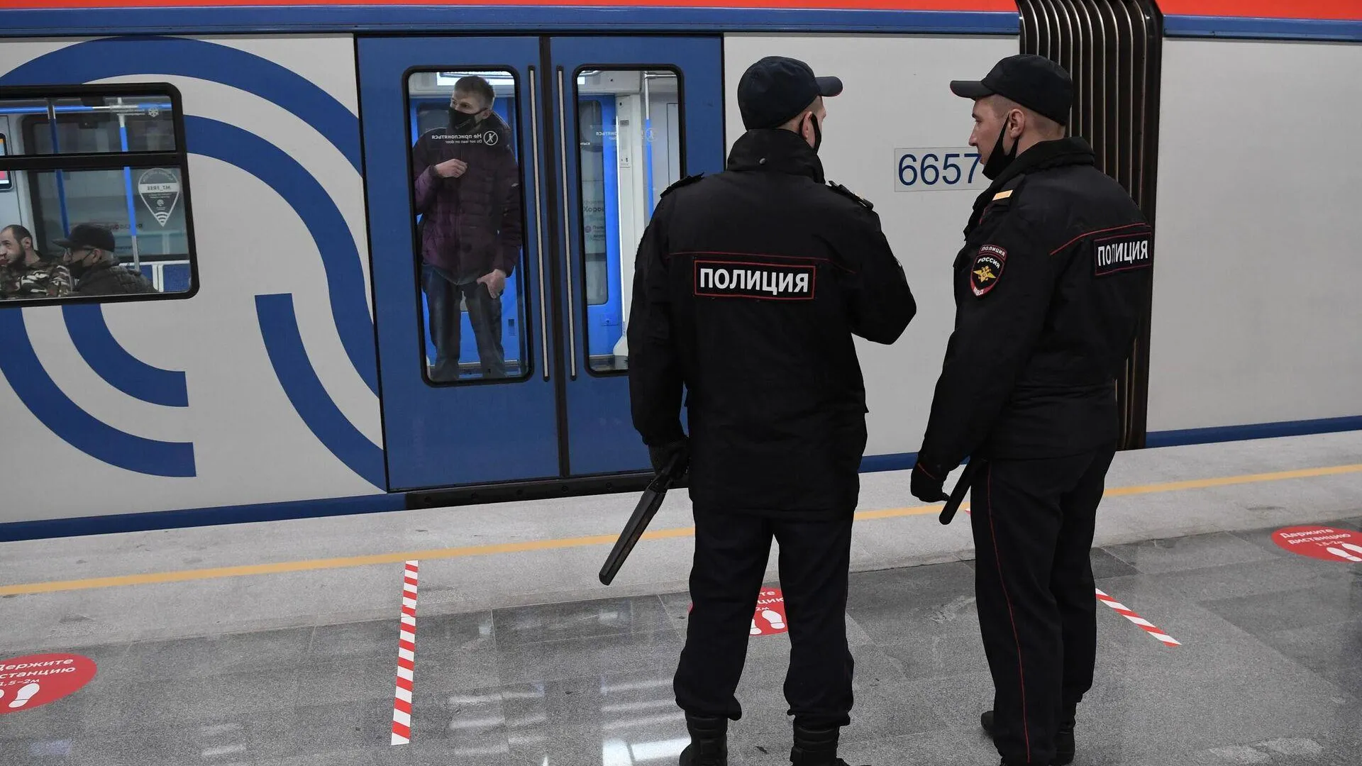 закоротка в метро