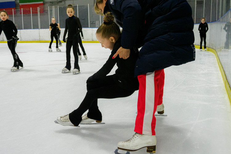 Поколение будущих юных спортсменов на старте своей карьеры послабее, чем ребята, которые пришли в спорт даже 10 лет назад, — вопросов по здоровью у них больше, работы спортивным врачам только прибавляется