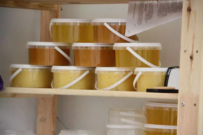 Сколько делать мед. Хранение меда. Много меда. Хранение myod. Правильное хранение меда.