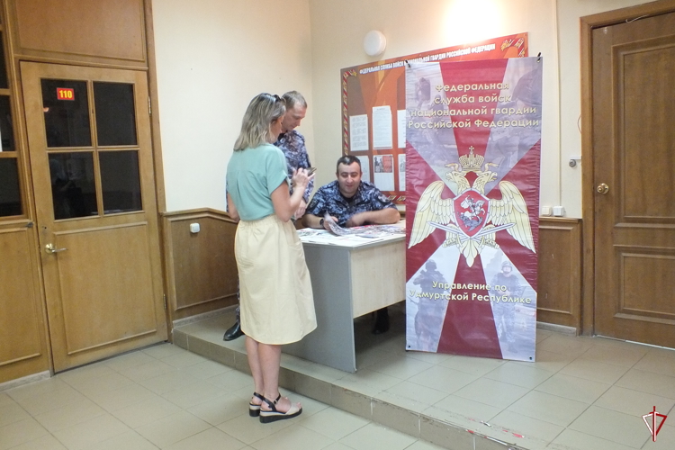 В Ижевске проведена ярмарка вакансий по приему на службу в Росгвардию по Удмуртии