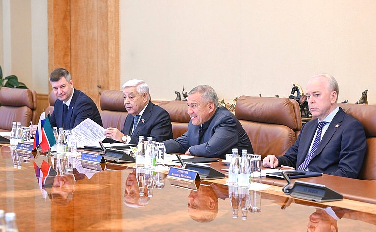 Встреча сенаторов с Раисом Республики Татарстан Рустамом Миннихановым