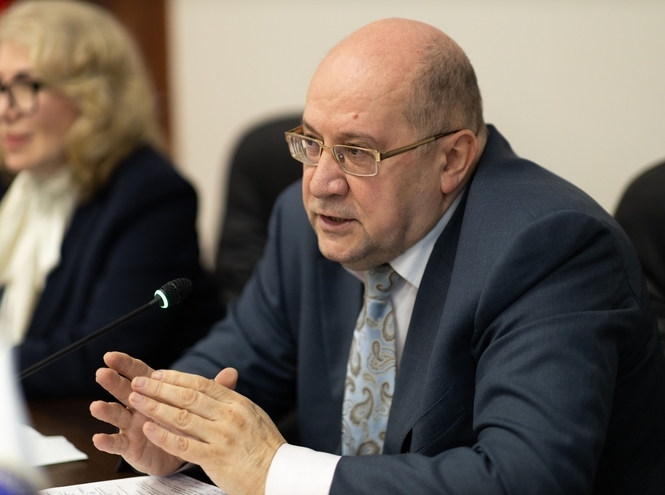 Ректор СПбГУТ рассказал о подготовке инженеров-разработчиков на сессии Всероссийского форума