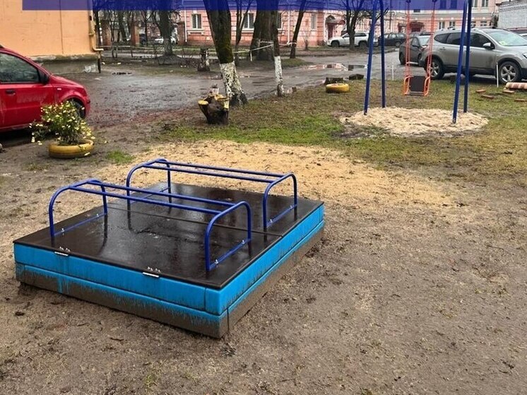 В Калуге появилась новая детская площадка