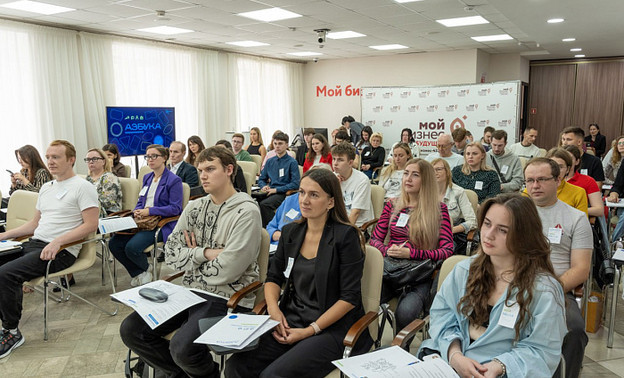 Более 400 самозанятых в Кировской области получили господдержку