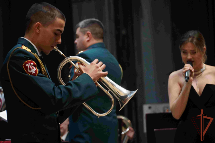Военный оркестр Росгвардии выступил в Костроме для участников СВО и их семей 