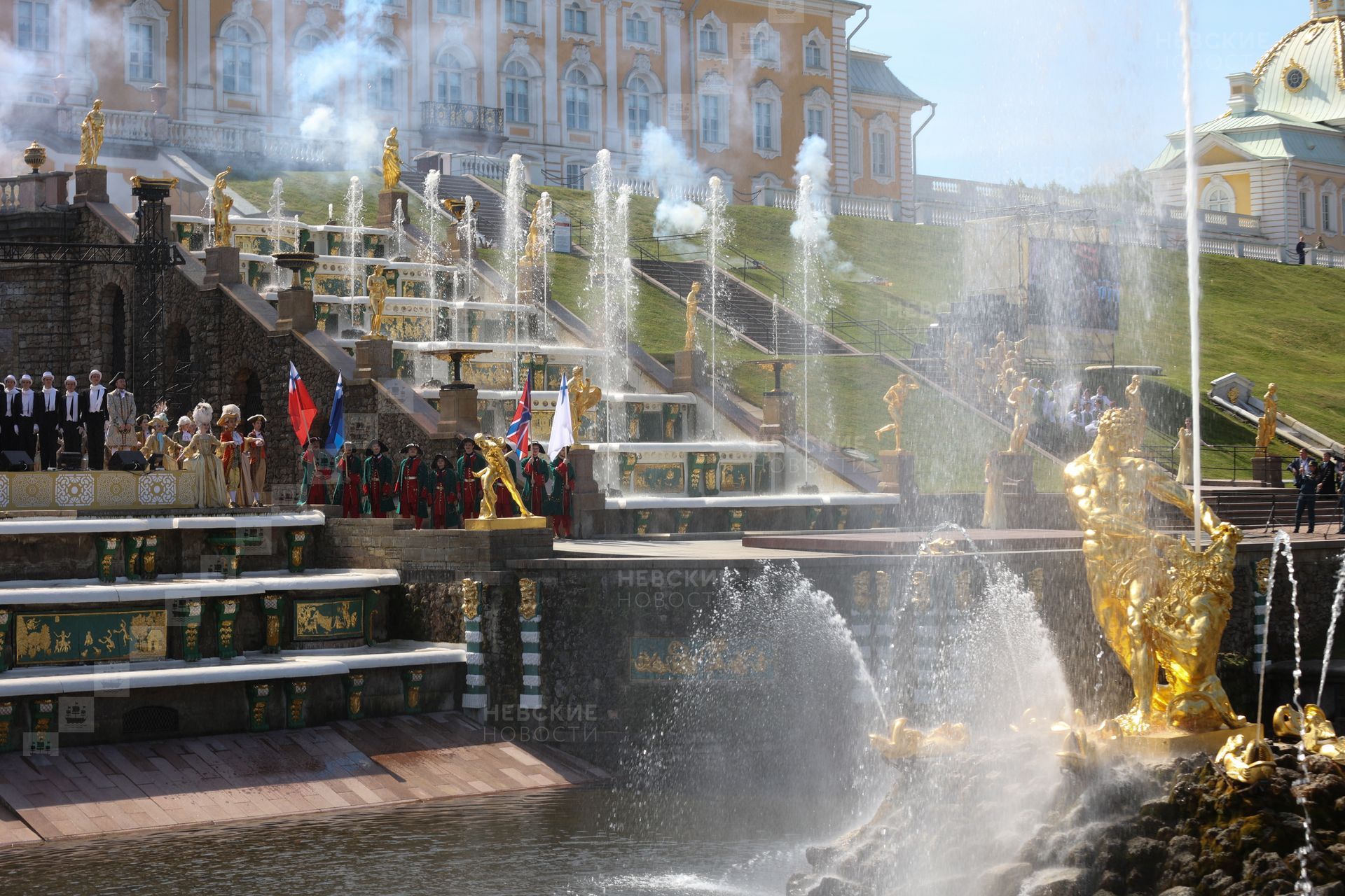 Фонтаны Петергофа в Санкт-Петербурге