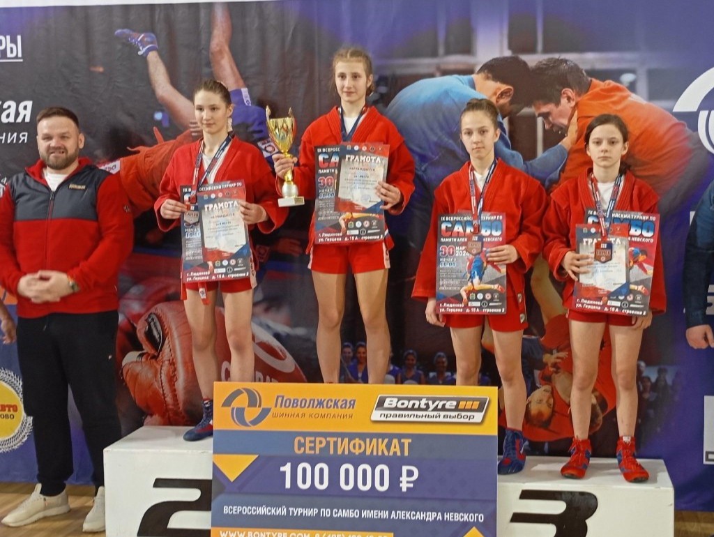 Владимирские самбисты привезли 3 медали с Всероссийского турнира