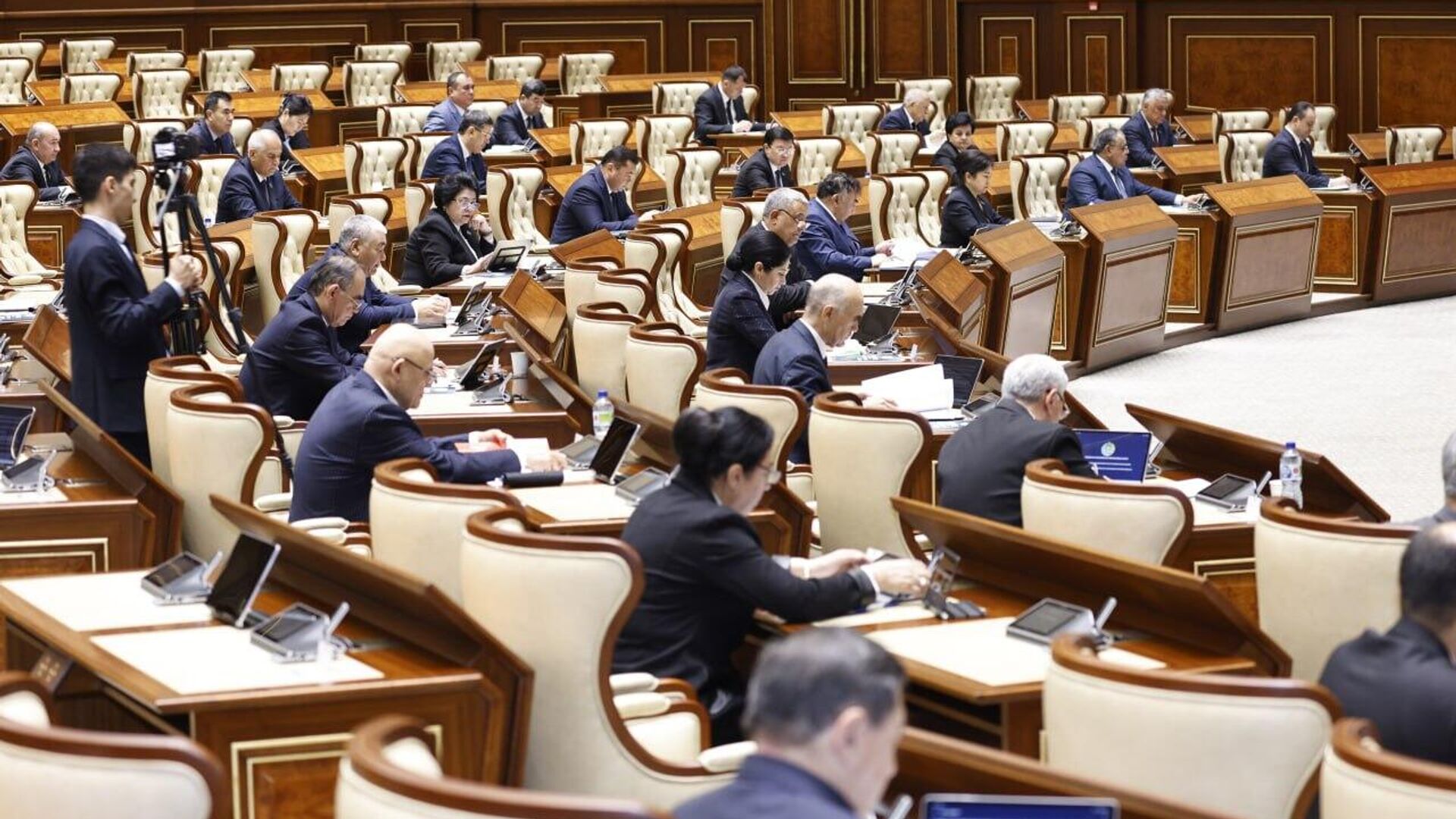Сенат направил Кабмину РУз парламентский запрос по защите природных территорий - Sputnik Узбекистан, 1920, 04.09.2025