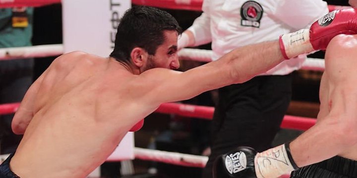 Российский боксер Шахназарян победил Галиатано единогласным решением судей на турнире в Москве