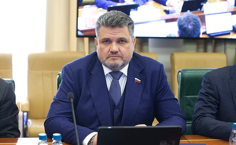 Александр Жуков
