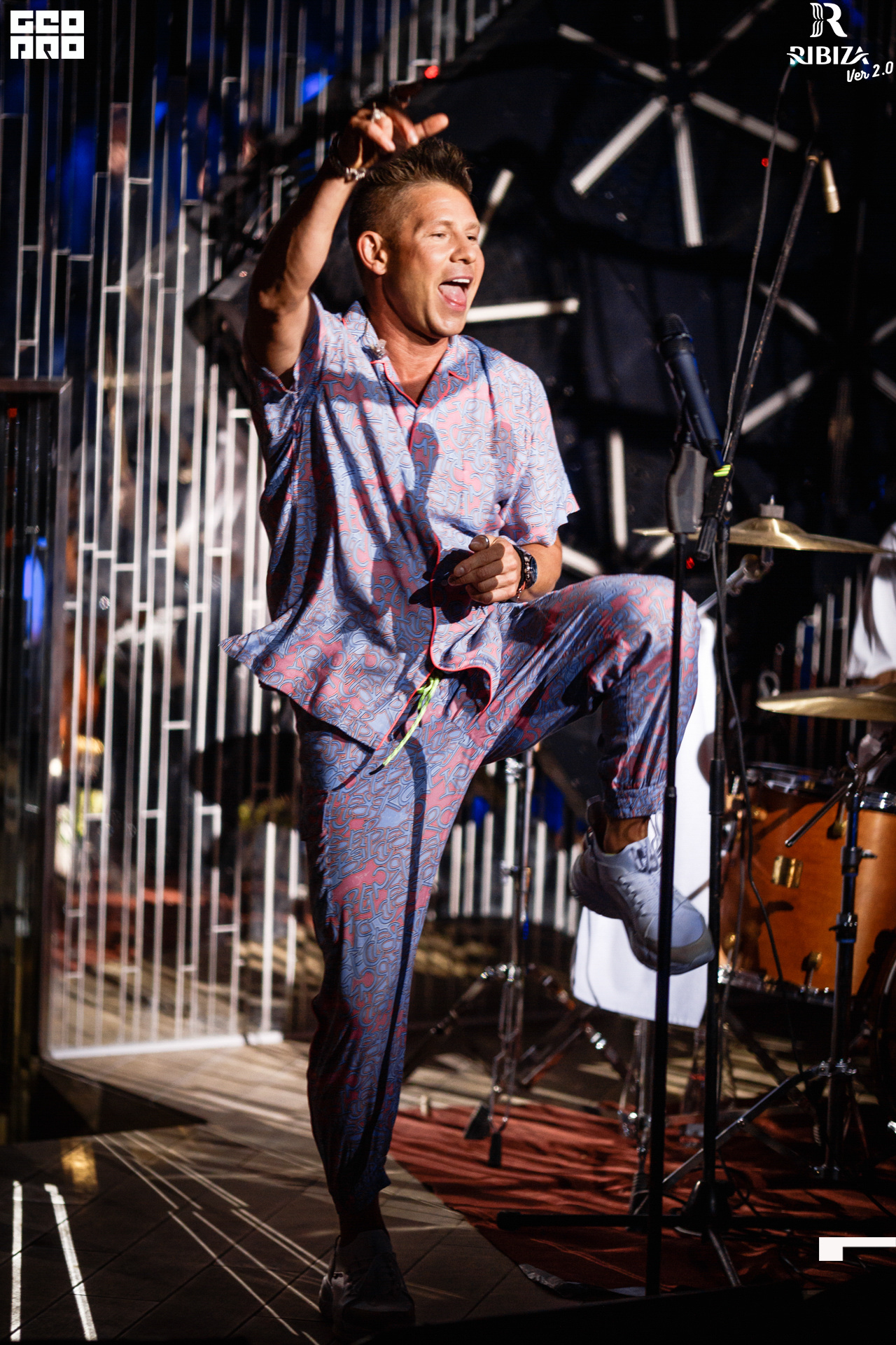 На одном из концертов в 2020 году Фомин выступил в пижаме
