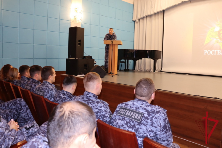 Магаданским росгвардейцам напомнили о правилах пожарной безопасности