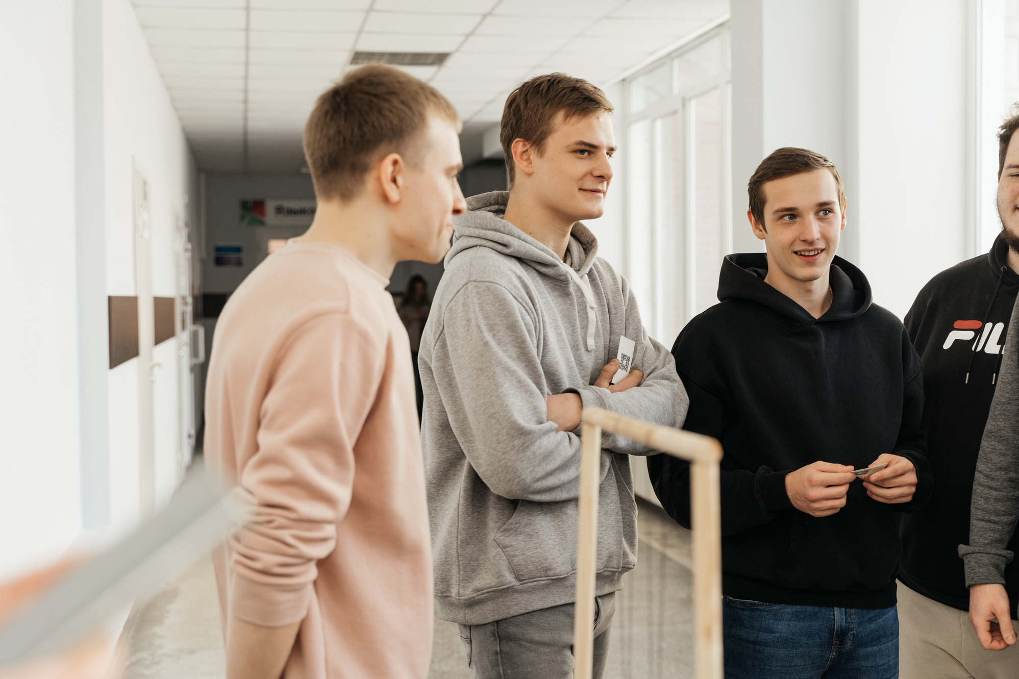 Студенческая 1 8. Студенты. Студенты НЭТИ. Студент февраль. Студент второго курса.