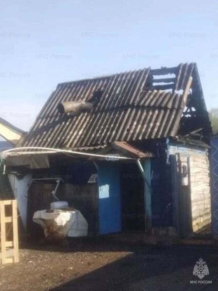 Восемь пожарных тушили дачу под Малоярославцем