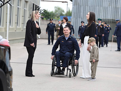 Псковскому ветерану боевых действий вручили ключи от «Москвича 3» с ручным управлением, фото 5