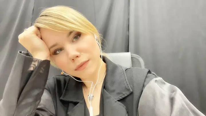 В 12 лет пришла и сказала: Я решила. Мама Даши Дугиной взяла слово на открытии памятника дочери