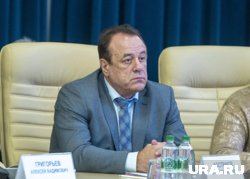 Поощрения Юрий Востриков самостоятельно назначал себе в период пребывания на посту главы муниципалитета