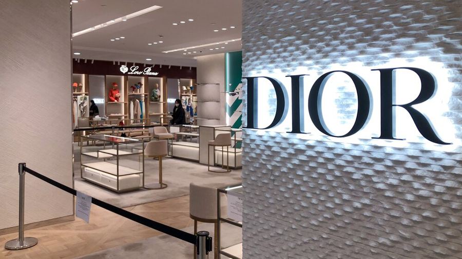 «Колибри» выпустит книгу «Dior навсегда» к 80-летию модного дома
