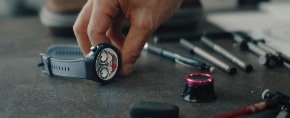 Знаменитый российский часовщик перенёс культовые циферблаты на смарт-часы