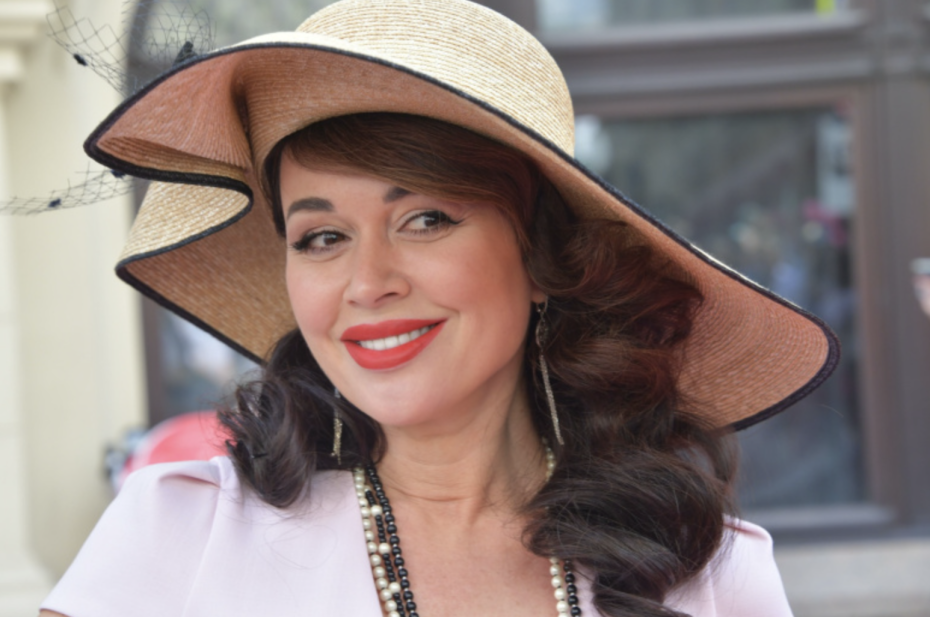 Анастасия Заворотнюк