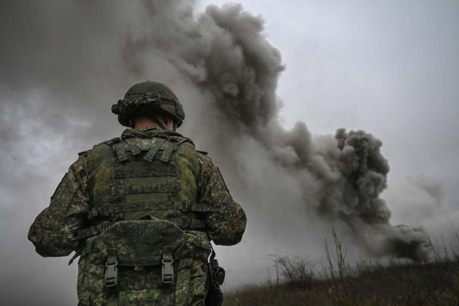 Военнослужащий войск РХБЗ группировки «Центр» на Красноармейском направлении в зоне СВО