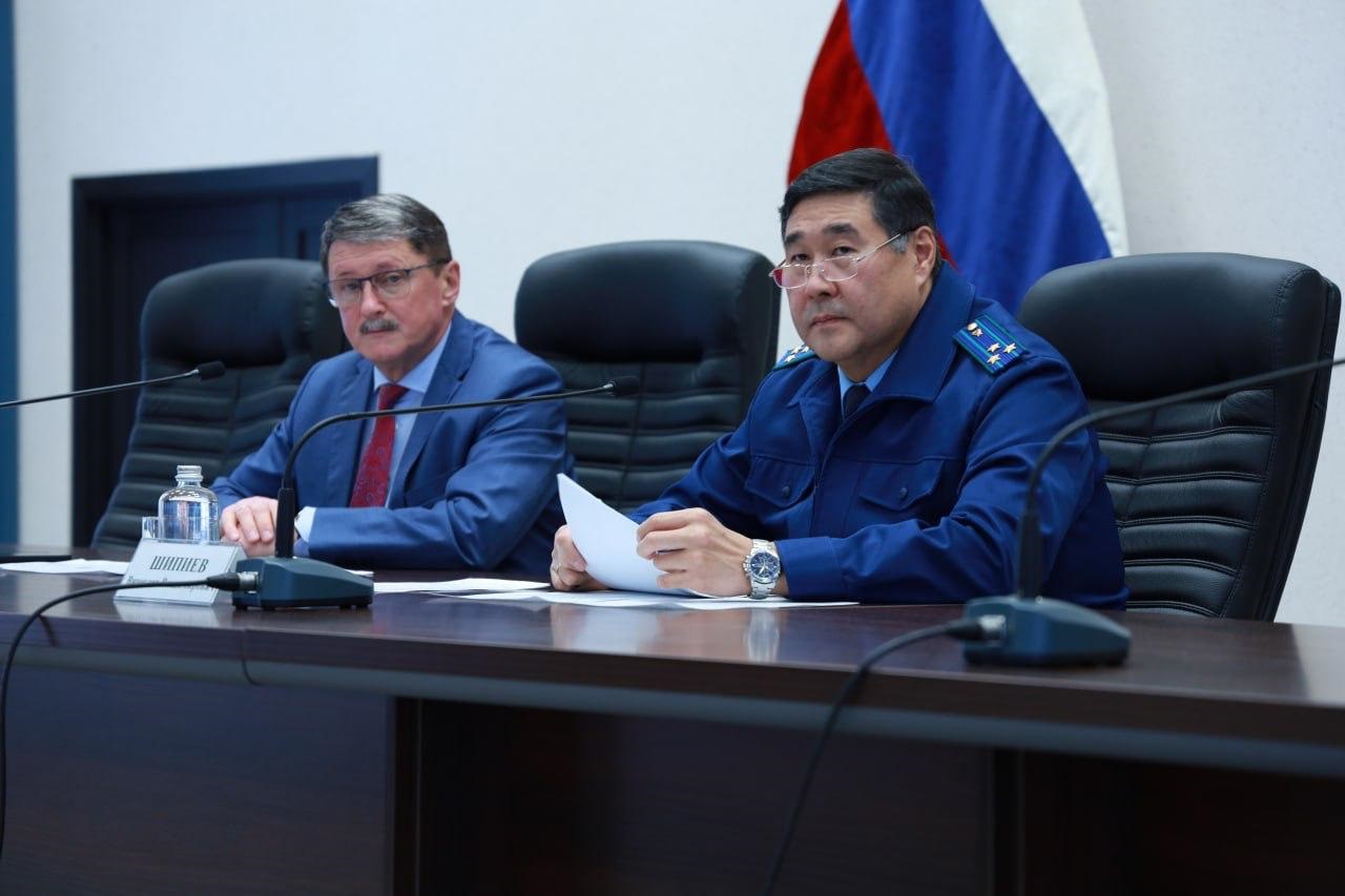 Андрей Осипов, Уполномоченный по защите прав предпринимателей в Алтайском крае и Вячеслав Шипиев, первый заместитель прокурора Алтайского края