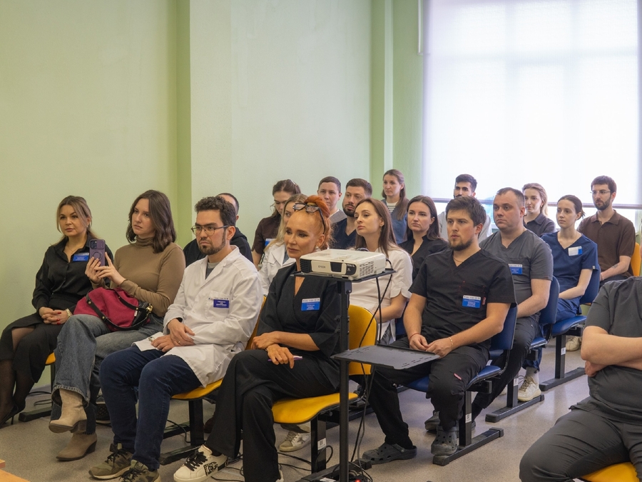 Гатчинским стоматологам рассказали о пациентоцентричном подходе