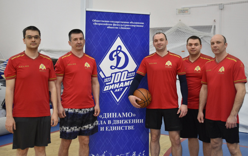 Росгвардейцы приняли участие в соревнованиях по стритболу среди сотрудников органов безопасности и правопорядка Тюменской области