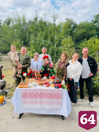 На саратовском фестивале самоваров в первый день накормили 1200 гостей