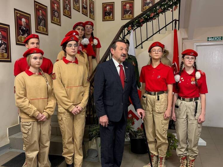 В Калуге наградили лучших юнармейцев