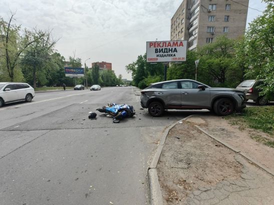 В Ростове на Борко автомобилист сбил 23-летнего мотоциклиста
