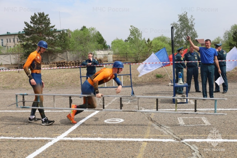 В Чите прошли соревнования по пожарно-спасательному спорту
