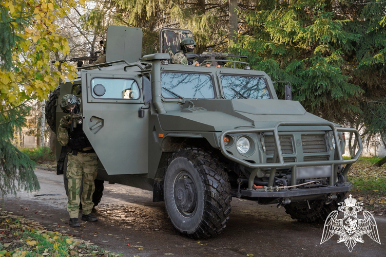 Сотрудники новгородского ОМОН Росгвардии подвели итоги работы за 6 месяцев 2025 года
