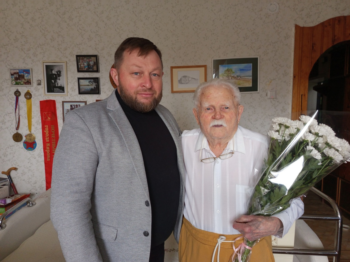 Симаков съездил к ветерану