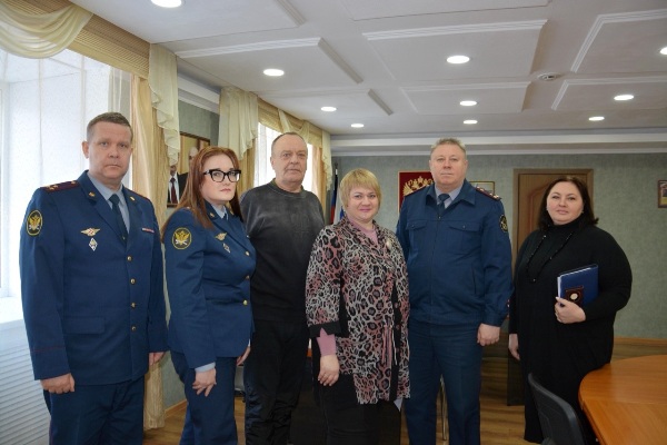 Начальник УФСИН России по Курганской области Михаил Мачушкин провел рабочую встречу с региональными омбудсменами и председателем общественной наблюдательной комиссии Зауралья