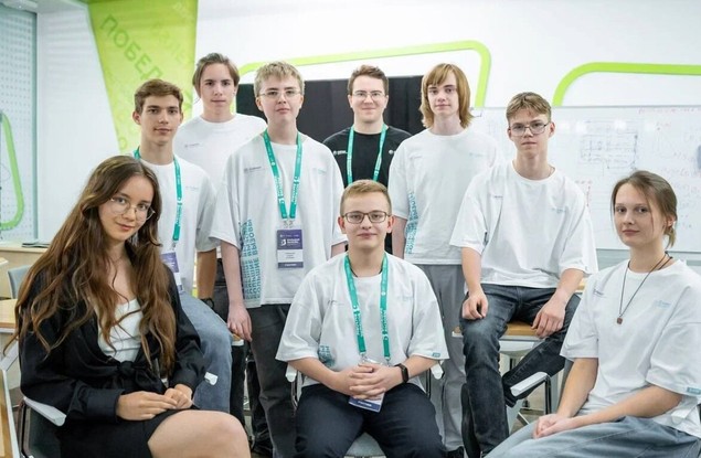 Белгородский школьник обучает робота-перевозчика выстраивать логистику на флагманском проекте «Большие вызовы» в Сириусе