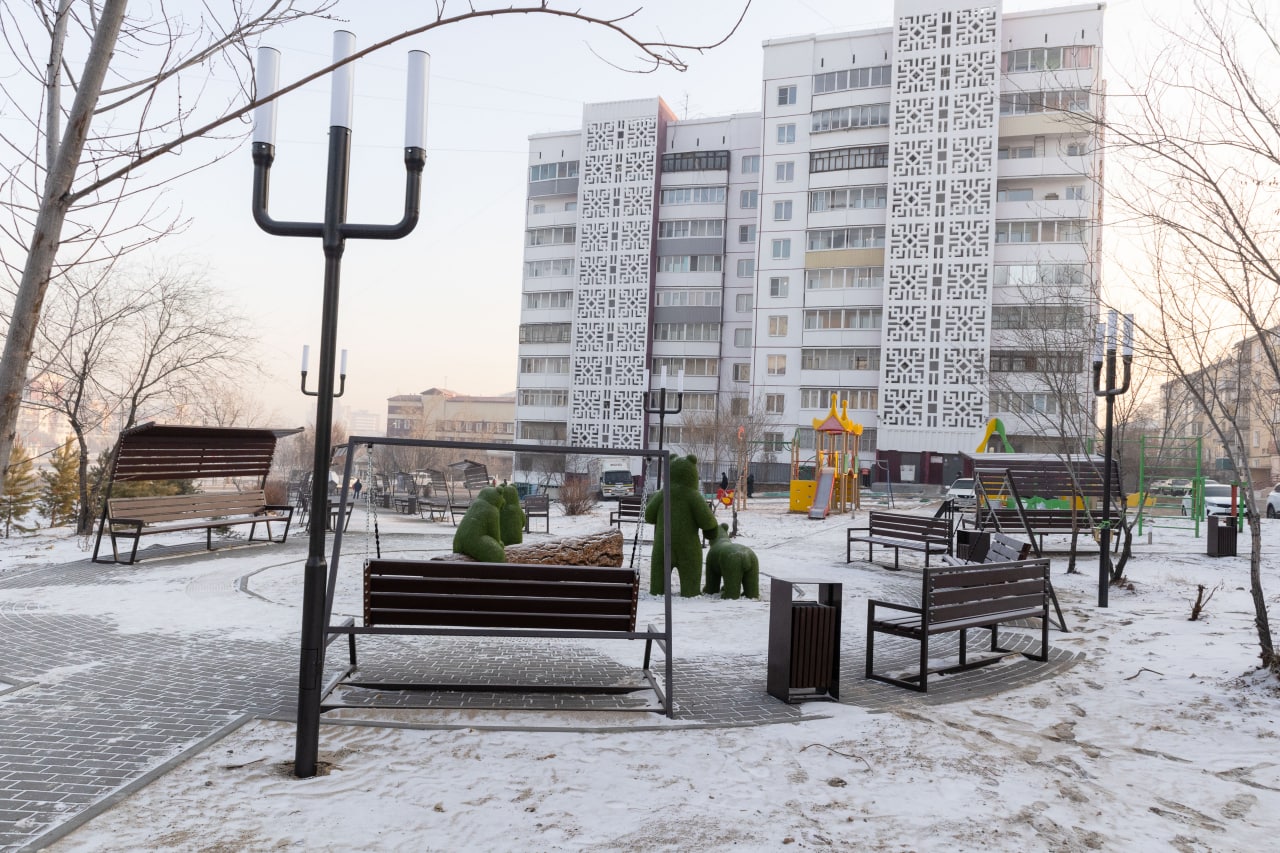 Сквер зодчий улан удэ. Городская среда. Городская среда фото. Городской сквер.