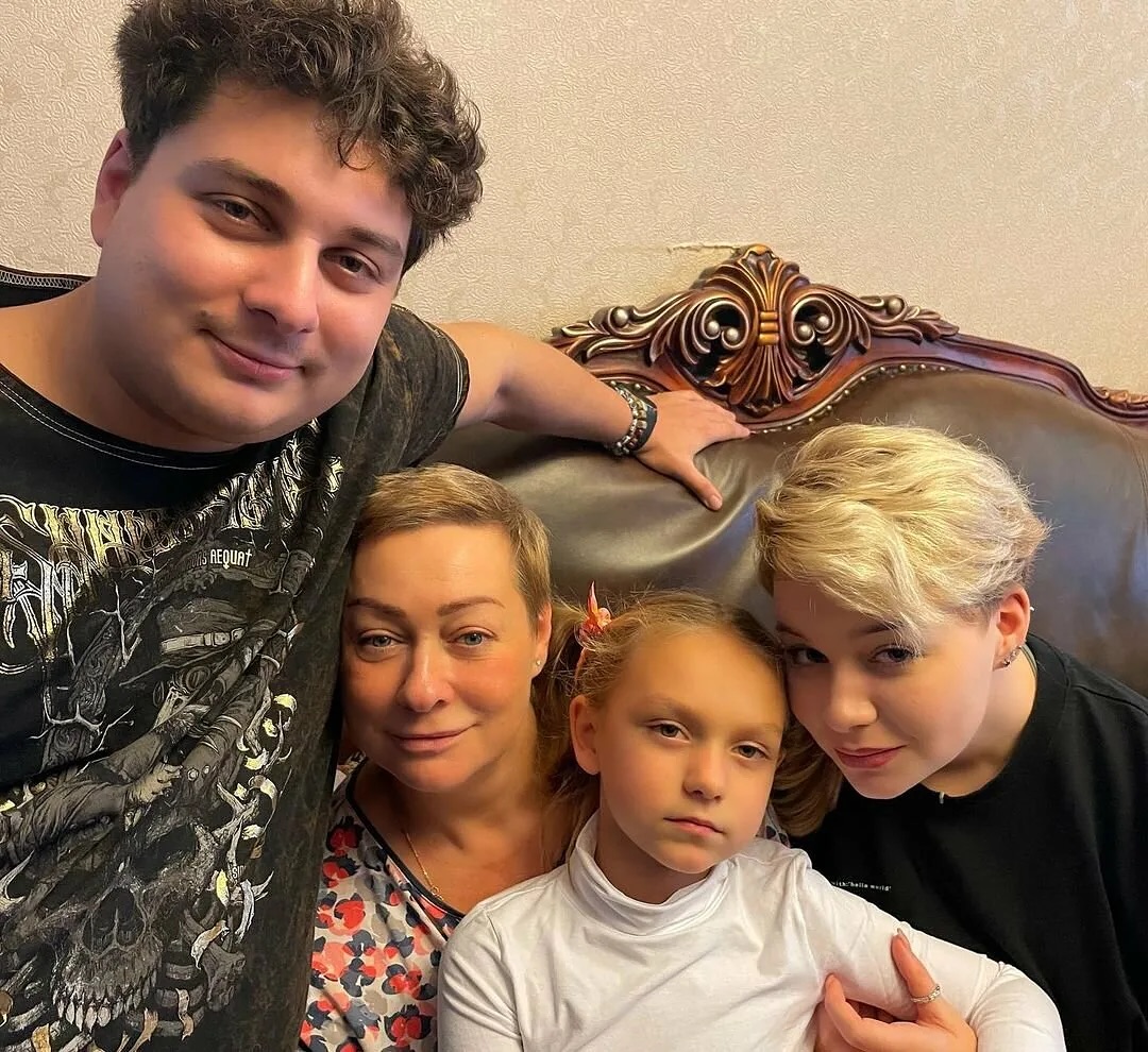 Мария Аронова поделилась семейным фото