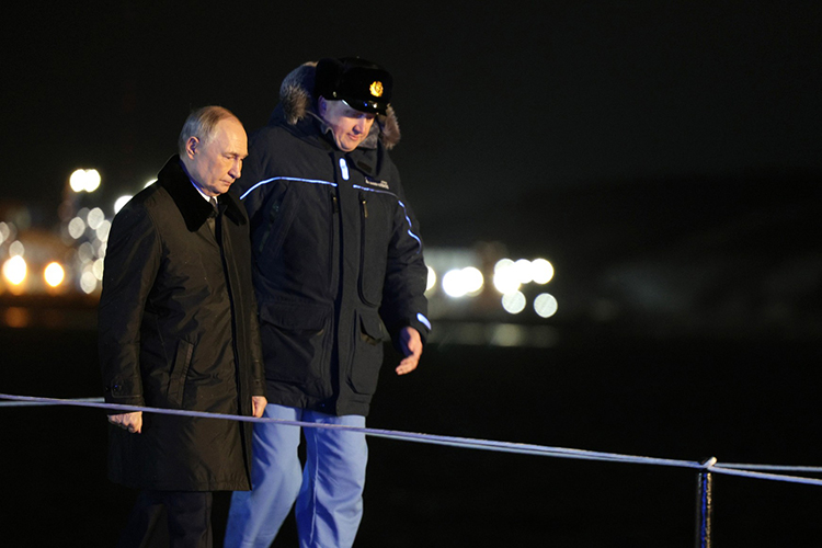 Владимир Путин отметил, что Вооруженные силы Российской Федерации владеют стратегической инициативой по всей линии боевого соприкосновения и РФ «постепенно, не так быстро, как кому-то хотелось бы, но тем не менее настойчиво и уверенно» идет к выполнению целей специальной военной операции